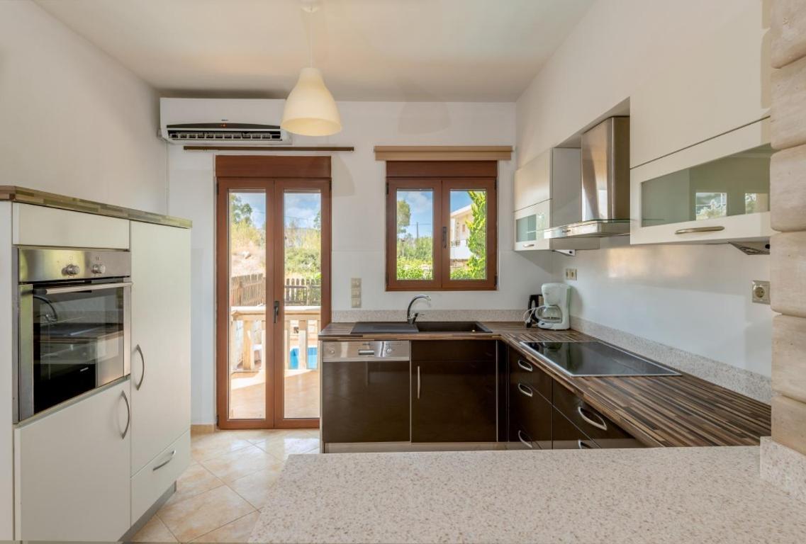 הרסוניסוס Summer Dream Villas חדר תמונה